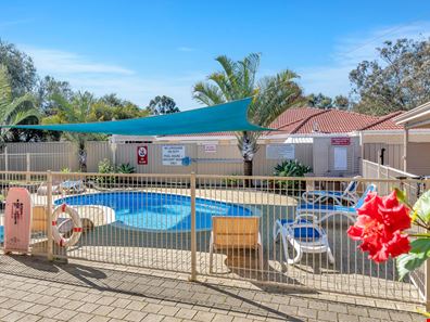 18/1 Lakes Crescent, South Yunderup WA 6208