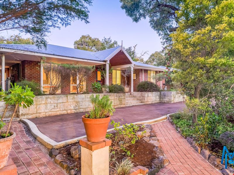 31 Canter Court, Orange Grove WA 6109