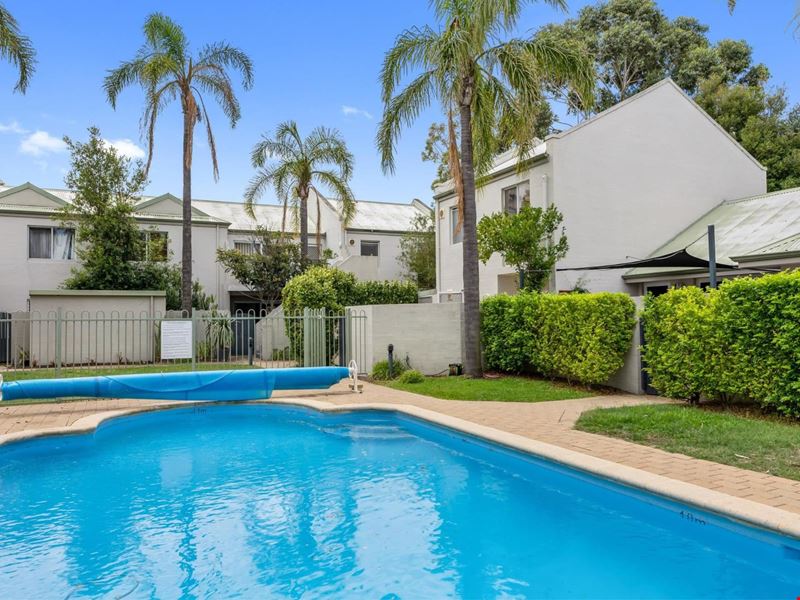 3/4 Waterway Court, Churchlands WA 6018