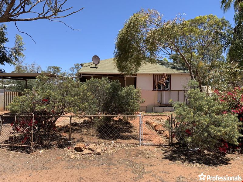 28 Grove Street, Morawa WA 6623