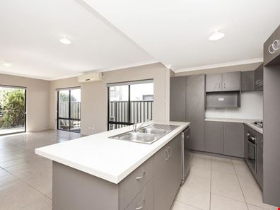 17C Bunratty Link, Canning Vale WA 6155