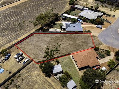 15 Simon Drive, Karloo WA 6530