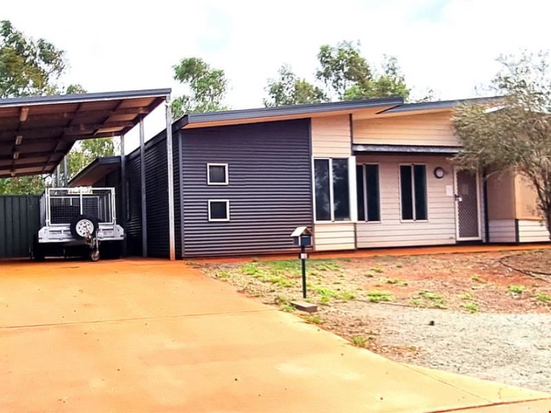 31 Homestead Ramble, Newman