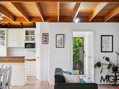 1B Davy Street, Alfred Cove WA 6154