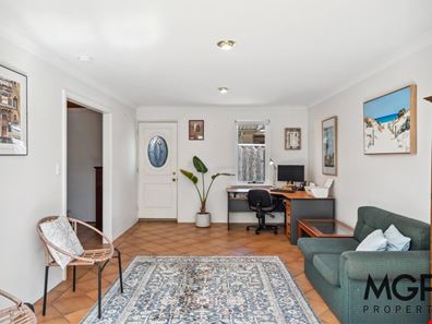 1B Davy Street, Alfred Cove WA 6154