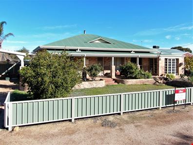 27 RADBOURNE DRIVE, Hyden WA 6359