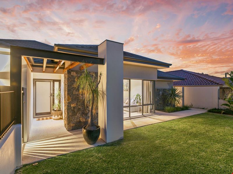 108 Kitchener Road, Alfred Cove WA 6154