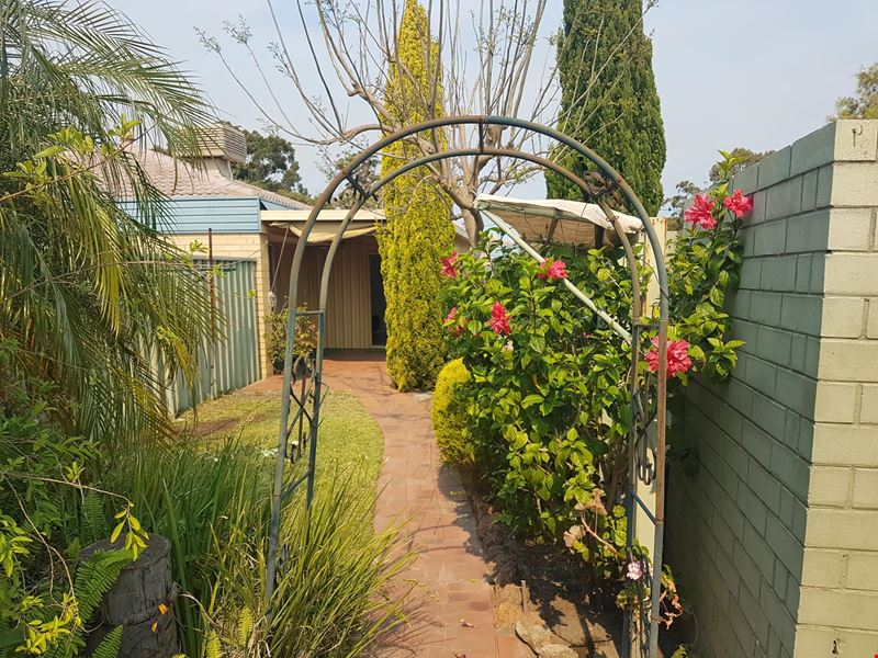 8/6 Uldina Place, Pinjarra WA 6208