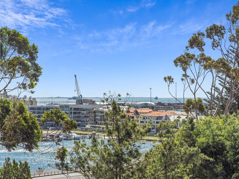 15/2 Angwin Street, East Fremantle WA 6158