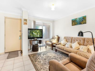 20B Lester Drive, Thornlie WA 6108