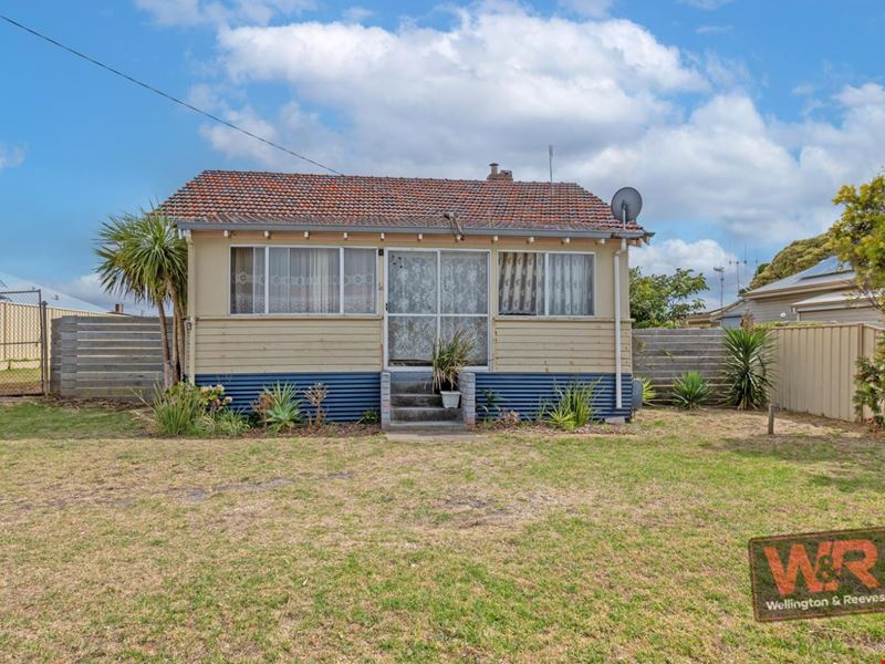 30 Leschenault Street, Lockyer WA 6330