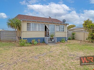 30 Leschenault Street, Lockyer WA 6330