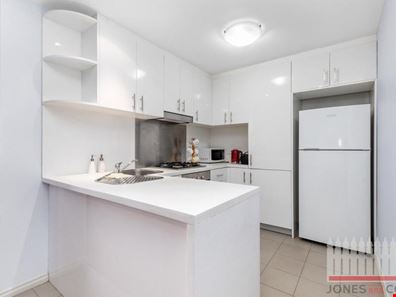 30/42 The Crescent, Midland WA 6056