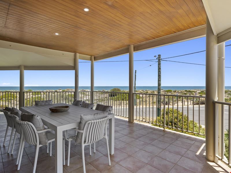 5B Sabina Drive, Madora Bay WA 6210