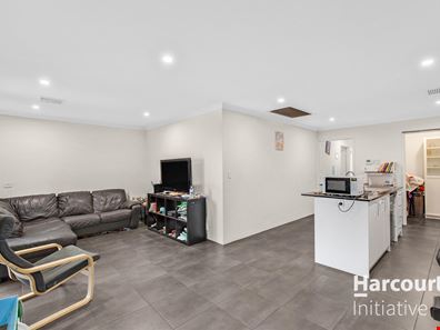 28 Berryana Loop, Girrawheen WA 6064