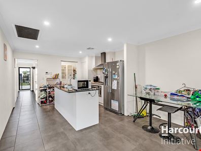 28 Berryana Loop, Girrawheen WA 6064