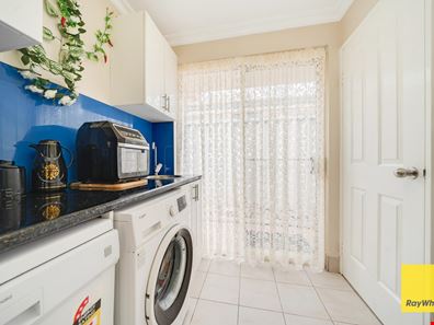 1 Bartle Lane, Alexander Heights WA 6064