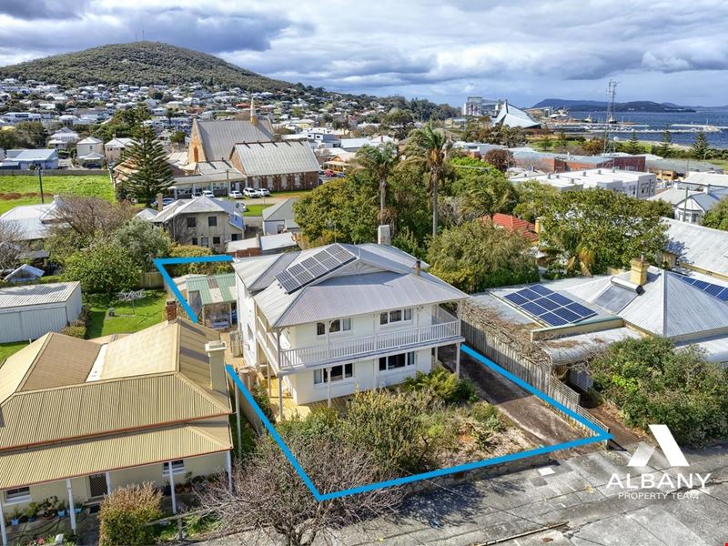 39 Deane Street, Cottesloe WA 6011