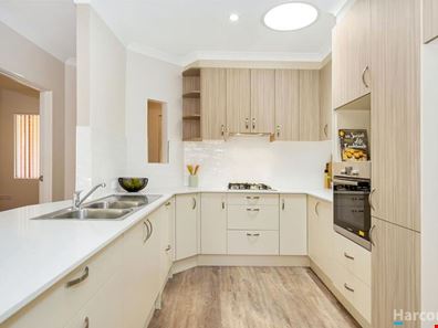 Villa 4/41 Geographe Way, Thornlie WA 6108