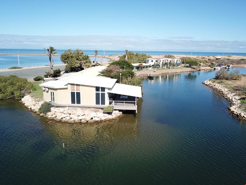 1310 Pelican Point Road, Carnarvon