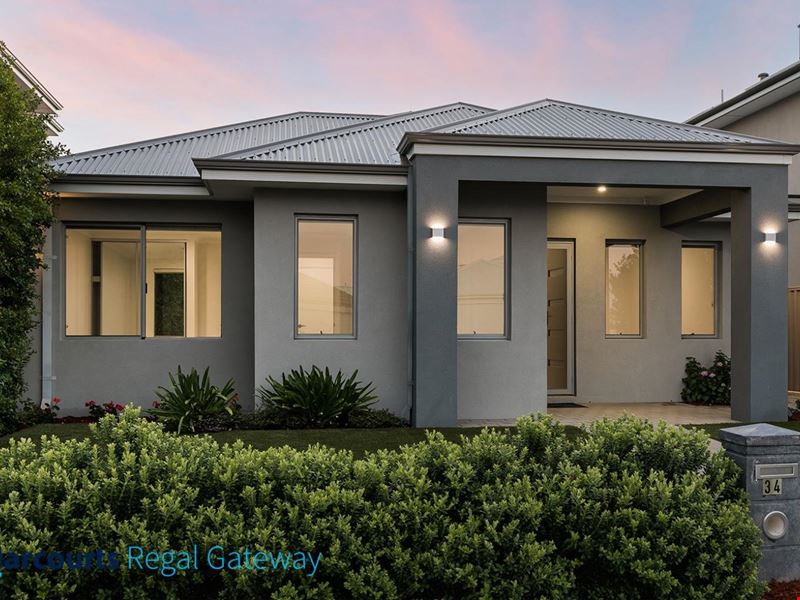 34 Leschenault Boulevard, Lake Coogee WA 6166