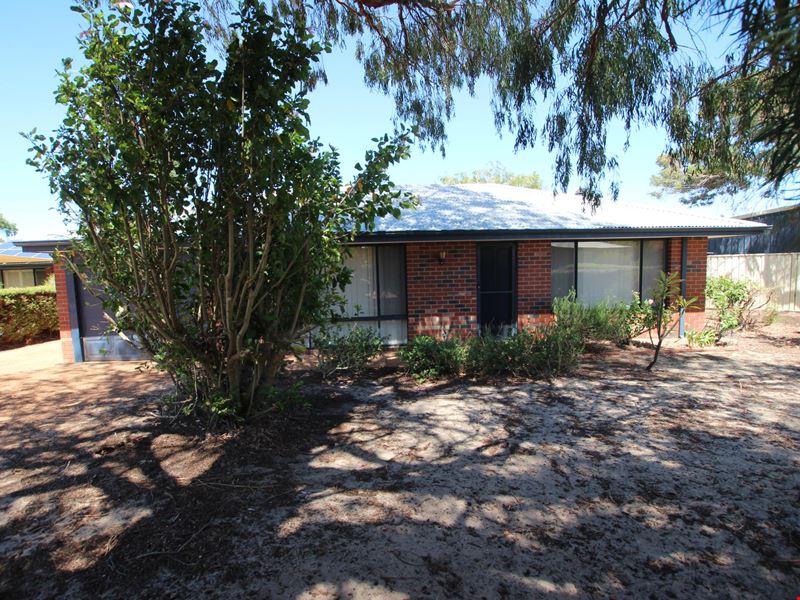 4/12 Thatcher, Waroona WA 6215