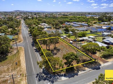 88 Katoomba Street, Orana WA 6330