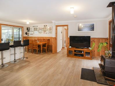 21 Flora Grove, Molloy Island WA 6290