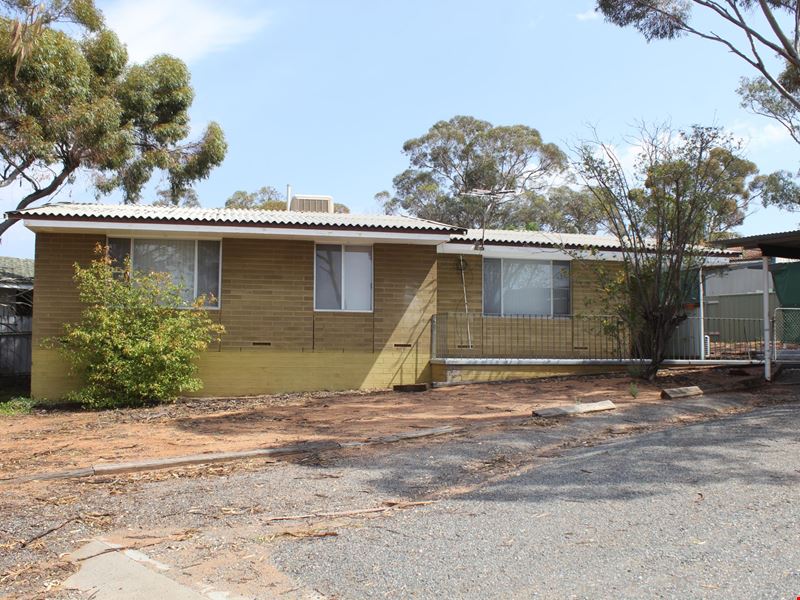 8 Canteen Crt, Kambalda East WA 6442