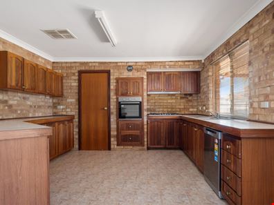 35 O'Connor Way, West Lamington WA 6430