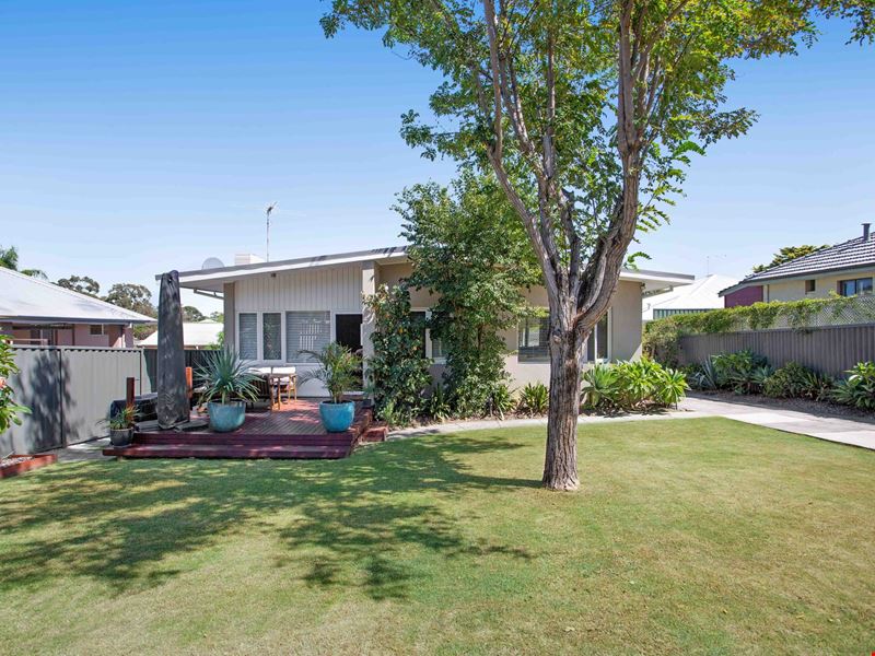 43 Tonkin Road, Hilton WA 6163