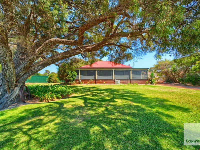 318 Frenchman Bay Road, Robinson