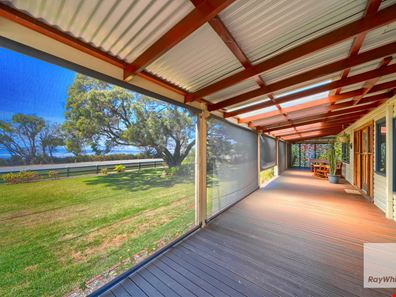 318 Frenchman Bay Road, Robinson WA 6330