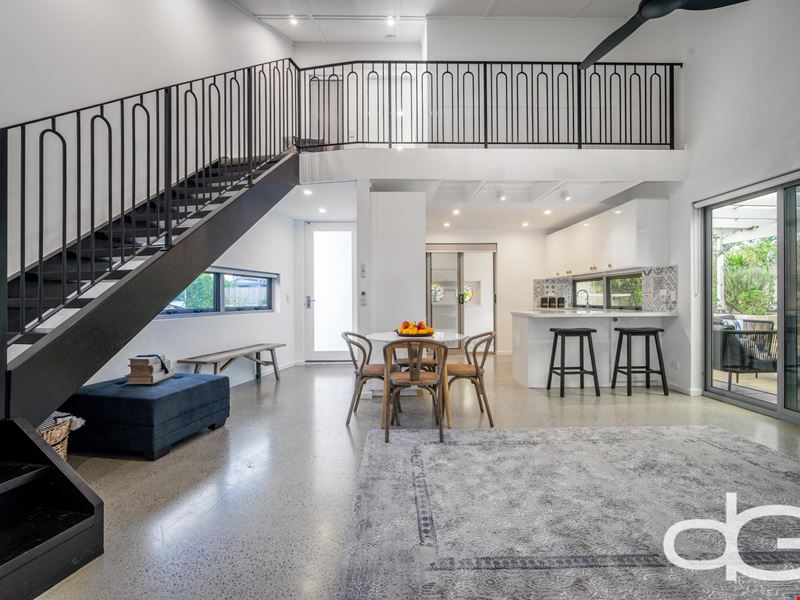 5a Simper Crescent, White Gum Valley WA 6162
