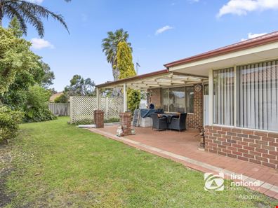 54 McGonnell Road, Orana WA 6330
