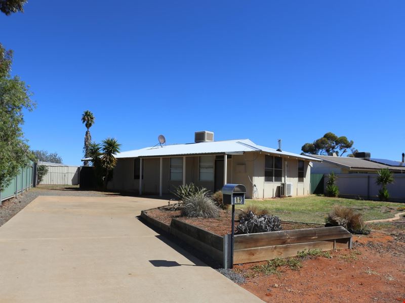 19 Saltbush Rd, Kambalda West WA 6442