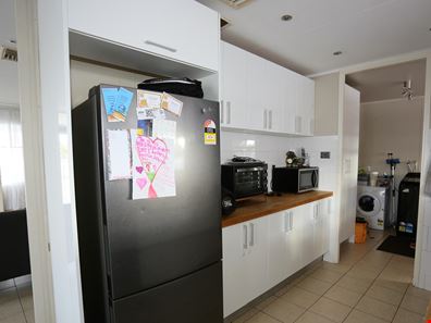 19 Saltbush Rd, Kambalda West WA 6442