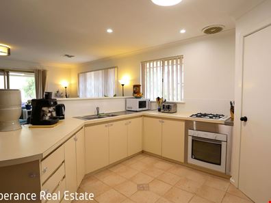 8 Hart Place, Castletown WA 6450