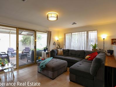 8 Hart Place, Castletown WA 6450