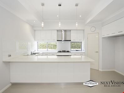 62 Riverina Parade, Lake Coogee WA 6166
