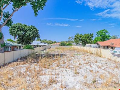 14 Devenish Road, Lockridge WA 6054