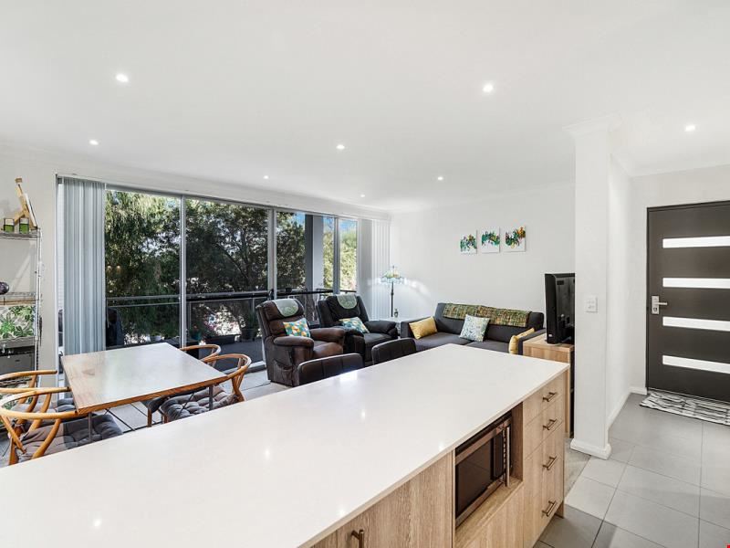 16/2 Coojong Link, Success WA 6164