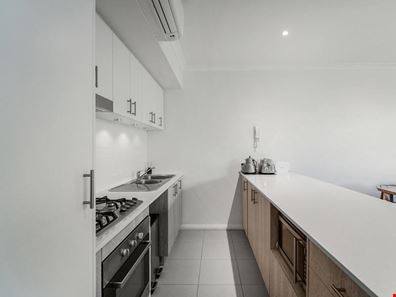 16/2 Coojong Link, Success WA 6164