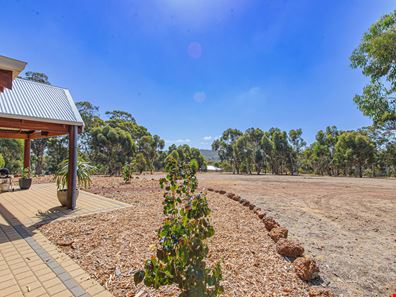 32 Wisteria Way, Chittering WA 6084