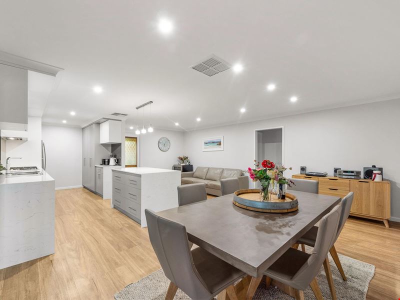 4 Cestrum Rise, South Lake WA 6164