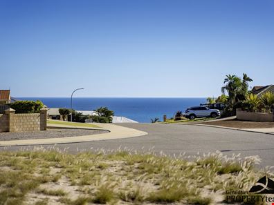 1 Shearwater Close, Wandina WA 6530