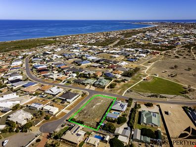 1 Shearwater Close, Wandina WA 6530