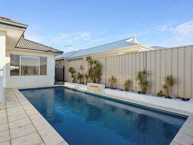 51 Tissington Dr, Darch WA 6065