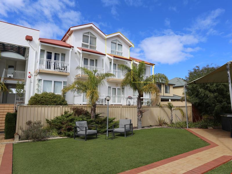 32/1 The Esplanade, Esperance