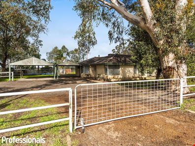 235 Boomerang Road, Oldbury WA 6121